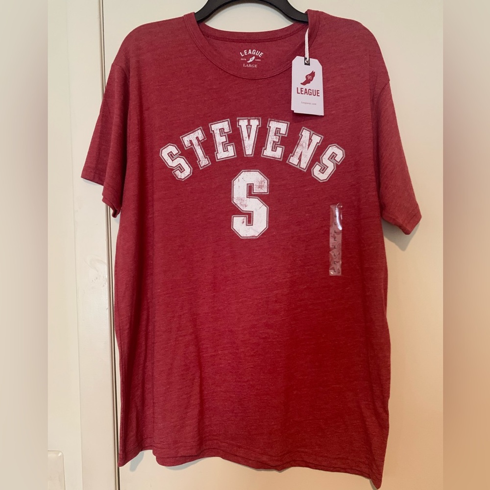 Stevens Institute of Technology large tee NWT